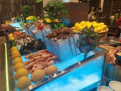 -广州万富希尔顿酒店·感趣自助餐厅·金秋蟹宴生蚝海鲜刺身烧烤