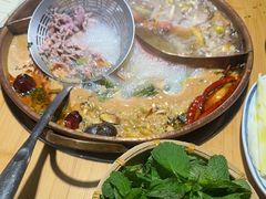 -洱火云南酸菜牛肉火锅(石景山当代商城店)