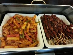 鱼香茄子和烤肉-新纪元大酒店
