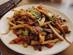 酸笋炒肥肠-牛八宝桂林米粉(八里庄店)