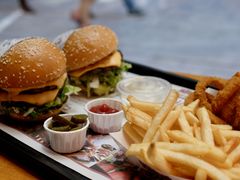 -The Habit Burger Grill 哈比特汉堡(复兴soho店)