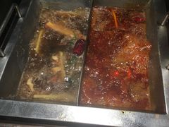 -老牌坊云南鱼豆花火锅(哈西万达店)