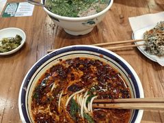 -云阿蛮云南生烫牛肉米线(奉贤路店)