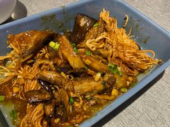 肉末馓子烧茄子-闫府私房菜·百年鲁菜(欧亚店)