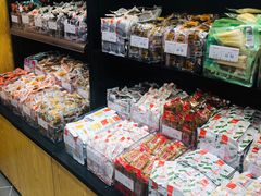 -良品铺子(五角场万达店)