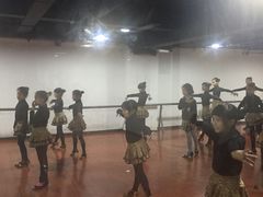-未来之星艺术学校(龙腾广场店)