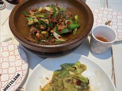 -阿瓦山寨·湘菜现炒·剁椒鱼头王(咸阳总店)