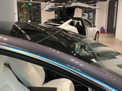 -TESLA 特斯拉(上海太古汇体验店)