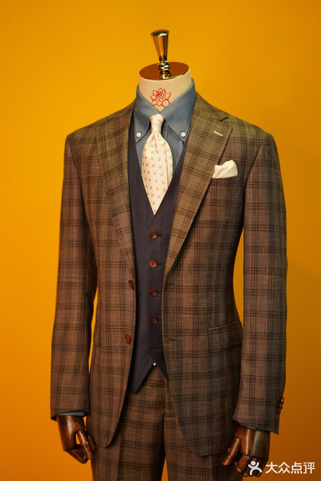 牛仔蓝衬衫混搭马甲风[礼花][礼花]