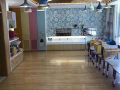 -上海青草地幼儿园