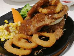 -汤姆家的牛排意面披萨(新城市广场店)