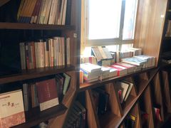 -钟书阁(松江泰晤士小镇店)