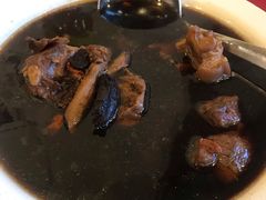 熟地猪脚汤-德成饭店