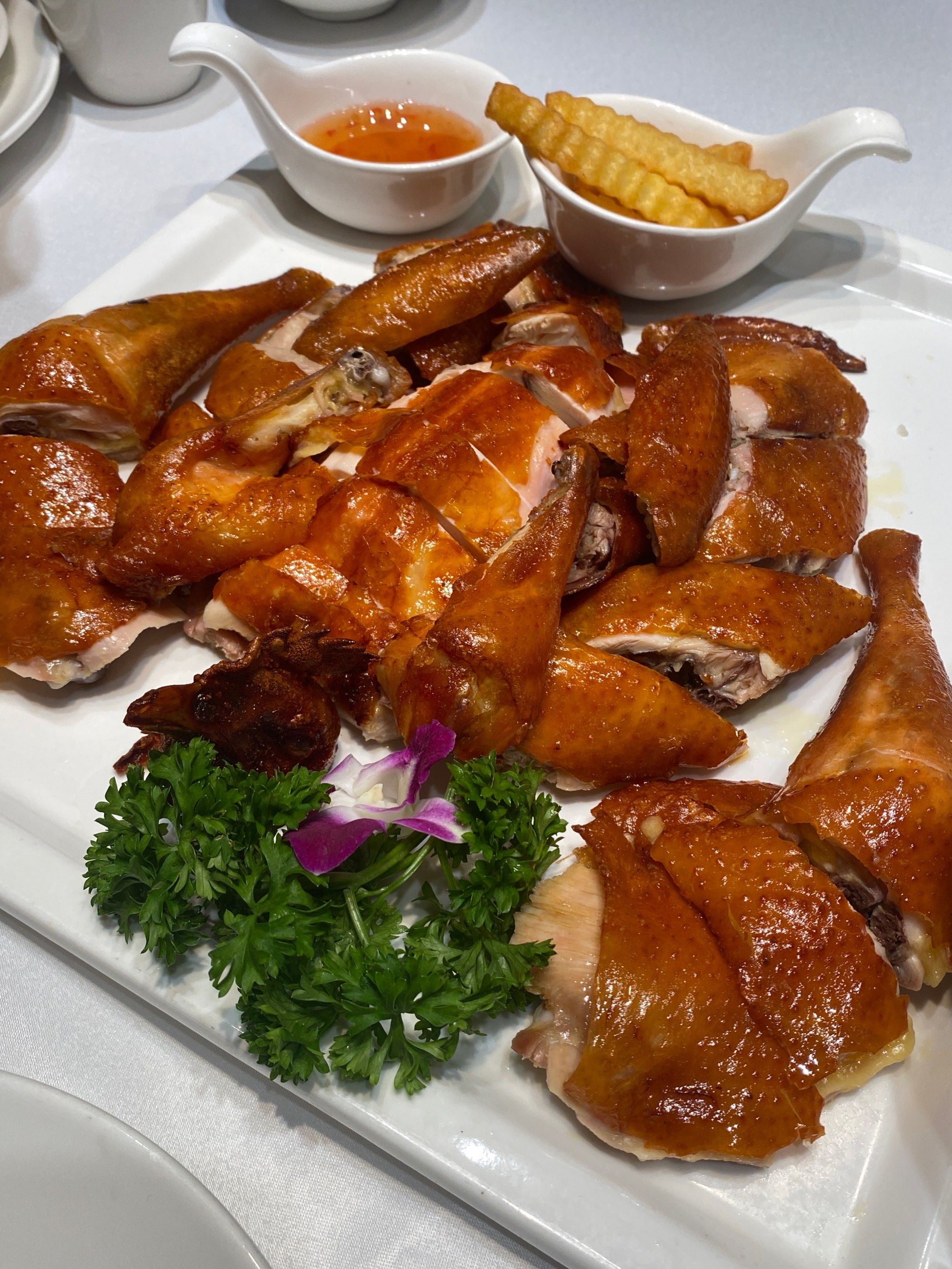 满桌佳肴好满足