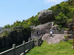 -伍山海滨石窟