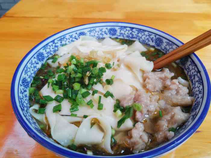 手工滑肉面块-"位置在重大对面,大学城中路这边.新店,店.