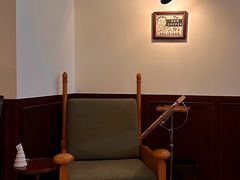 -Café Monson
