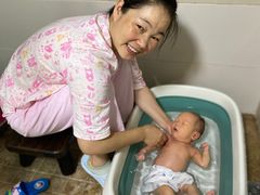 -爱的果实月嫂育婴师(世纪东方店)