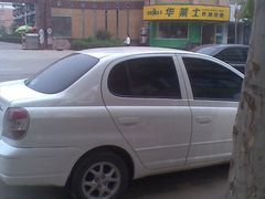 门口-华莱士·全鸡汉堡(财经学院店)