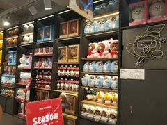-LINE FRIENDS Garosu-gil Flagship Store