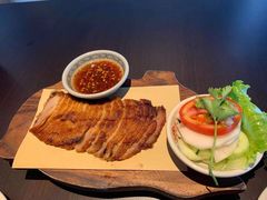 烧猪颈肉-大头虾越式风味餐厅(光明广场店)