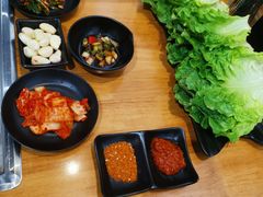-肉甲韩国木炭烤肉(新壹街1店)
