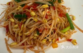 Stewed Chili Peppers Stir-fried with Bean Sprouts