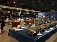 自助取餐区-黄浦江游览十六铺3号码头网红自助餐