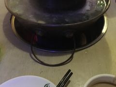 -洞庭洲·防空洞火锅·烧烤·铜锅涮肉(新百广场店)