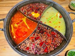 -白乐天毛肚火锅馆(解放碑店)