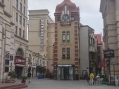 -鲁邦国际风情街(麦世达韩国精品百货店)