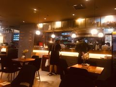 -POKEE VIA&Brunch·维娅(重庆来福士店)