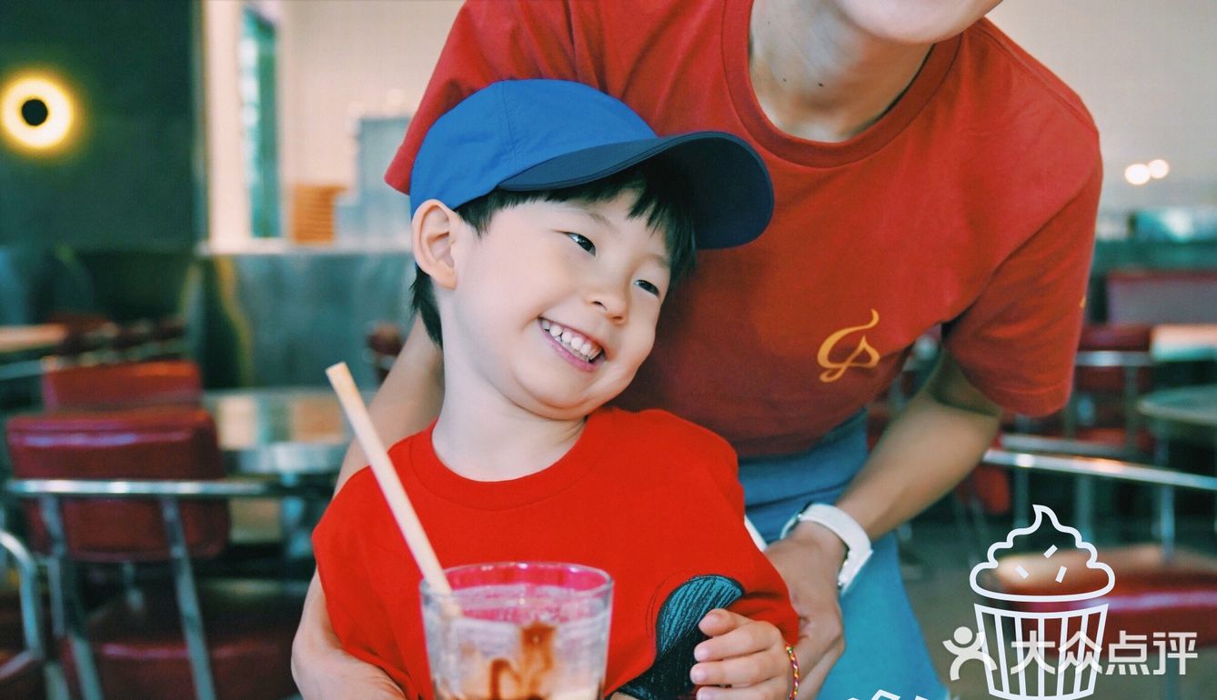 OMG～孩子一顿吃掉半张披萨，这到底有啥魔法！？