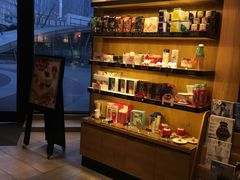 零售区-星巴克臻选(莘庄仲盛店)