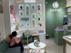 -GOOMI久米眼镜·蔡司·依视路·明月官方授权店(龙德紫金店)