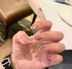 -悦指间美甲美睫