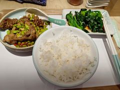 -老乡鸡(上海白玉兰广场店)