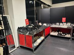 -燕莎奥特莱斯购物中心