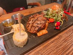 -I HOLIC艾豪丽披萨(KKone店)