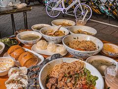 -李与白包子铺(桐梓林店)