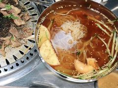 -马路牙子烧烤音乐酒馆(望京店)