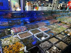 -霞涌市场海鲜摆卖区
