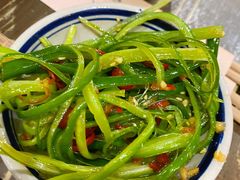 凉拌蒜苗-盟重烧烤(东瓜山创始店)