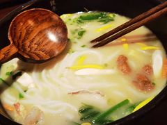 -银米·云南传统过桥米线(双廊黑金冠店)