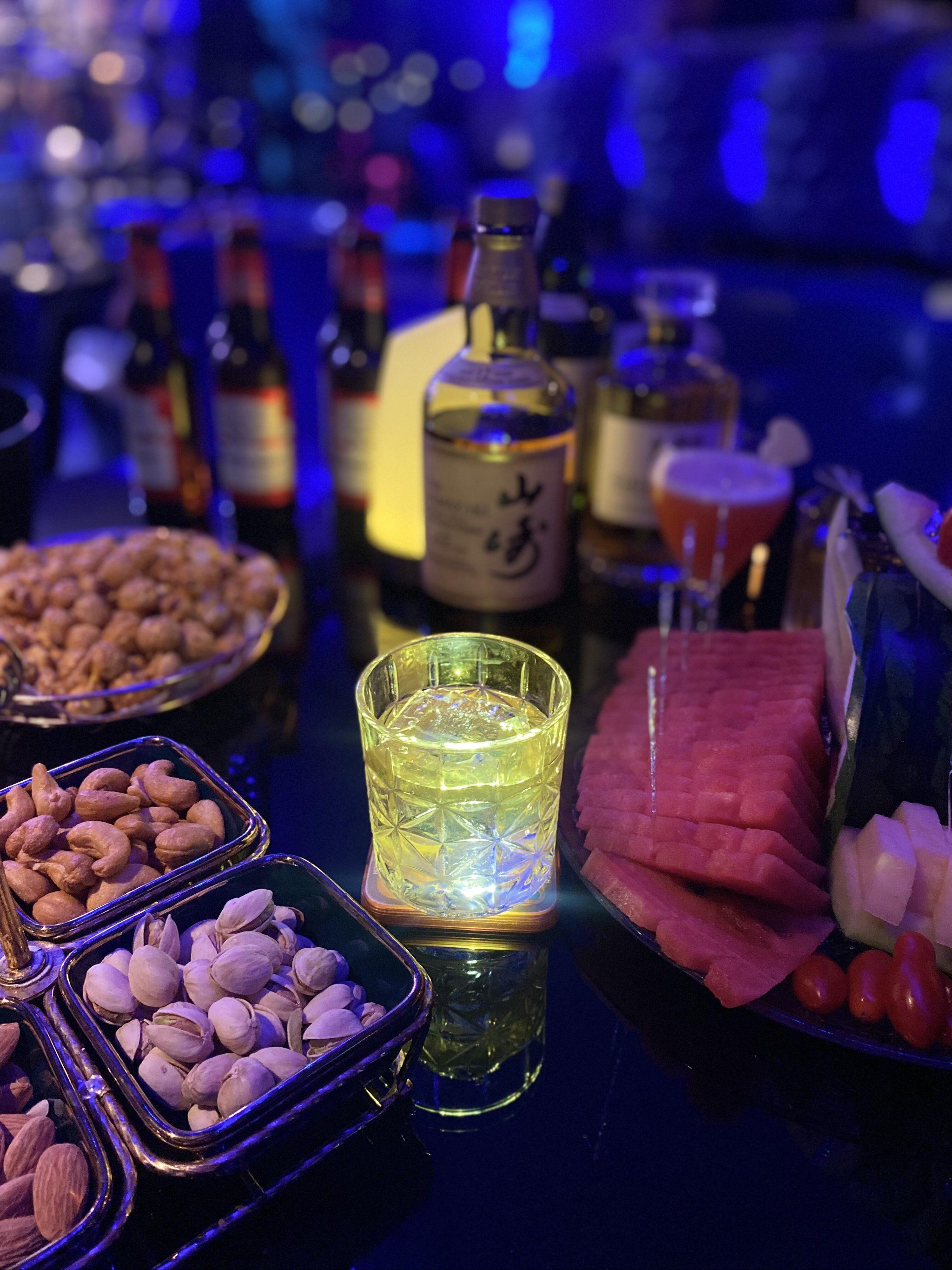 酒鬼时刻,在天津最高的酒吧喝酒听歌