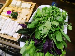山茅野菜组合-滇釜火锅·能喝汤的火锅(车公庄店)