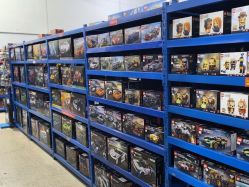 -逝水玩具折扣店