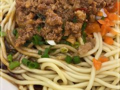 -王拐拐热干面·武汉三鲜豆皮(徐家汇店)