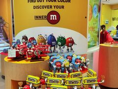 -m豆巧克力世界(上海世茂广场店)