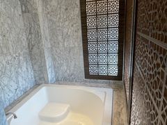 -上海虹桥西郊假日酒店